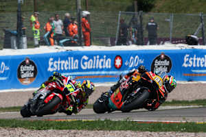 Brad Binder vor Diogo Moreira