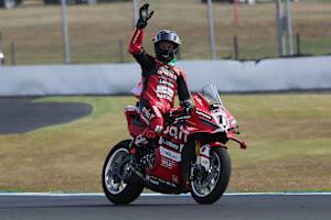 Nicolo Bulega holte sich souverän den Sieg im ersten SBK-Lauf