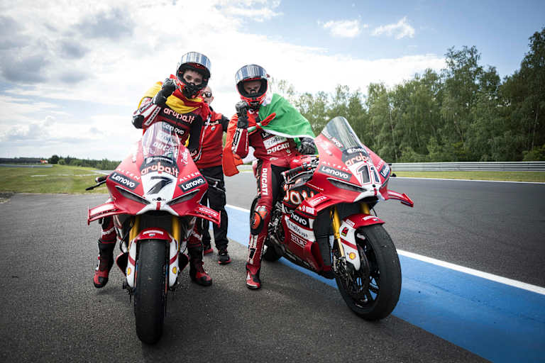 Doppelsieg für Aruba.it Ducati: Iker Lecuona (li.) und Nicolo Bulega
