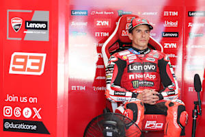 Marc Marquez schaute sich den Großteil des Rennens aus der Box an