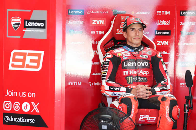 Marc Marquez schaute sich den Großteil des Rennens aus der Box an