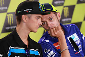 Luca Marini mit Halbbruder Valentino Rossi