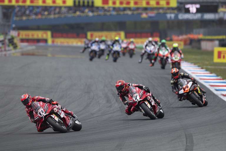 Das Ducati-Trio Bulega, Lecuona und Sam Lowes dominierte den Sprint