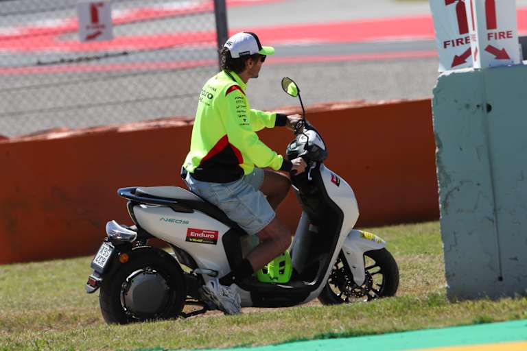Valentino Rossi schaute in Barcelona vom Streckenrand zu