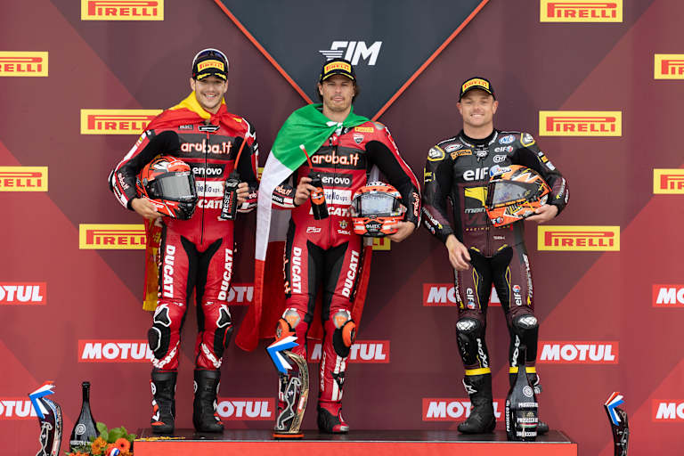 Das Podium im ersten Lauf: Lecuona, Bulega und Sam Lowes (v.l.)