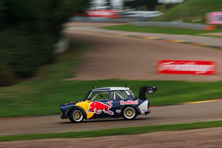 Red Bull Driftbrother Elias Hountondji zeigte eine starke Show im Trabi