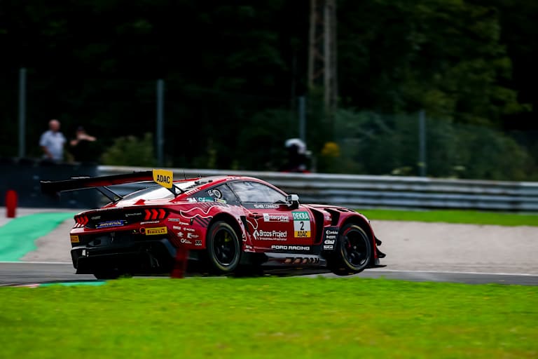 Kiano Blum im spektakulären Ford Mustang auf dem Salzburgring