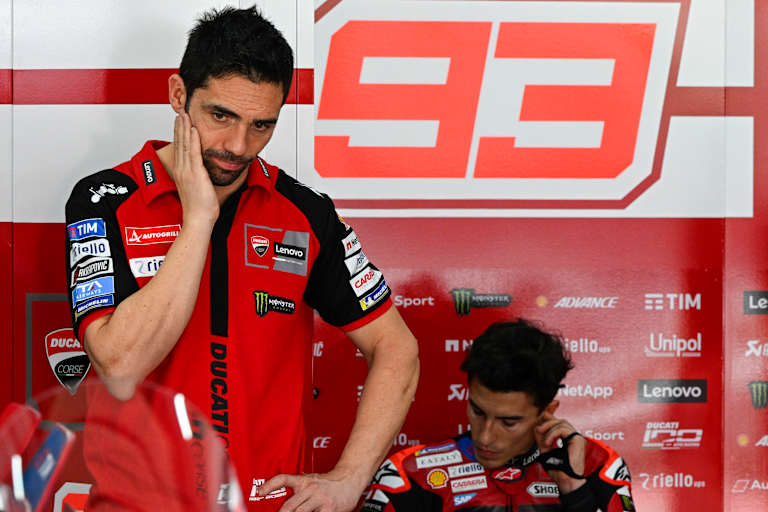 Ducati-Testpilot Michele Pirro mit Marc Marquez