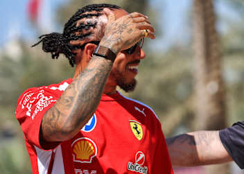 Er lächelt wieder: Lewis Hamilton in Bahrain