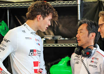 Oliver Bearman und sein Teamchef Ayao Komatsu