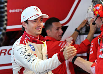 Charles Leclerc in seiner Garage
