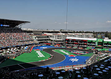 Der Autodromo Hermanos Rodriguez führt z.T. durch ein altes Baseballstadion