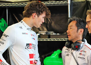 Oliver Bearman und sein Teamchef Ayao Komatsu