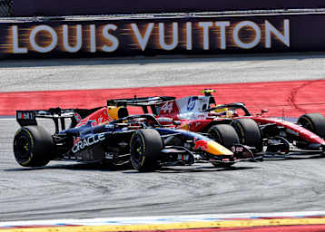 Max Verstappen im Duell mit Lewis Hamilton