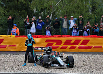 George Russell beendete den Belgien-GP schon früh im Kiesbett