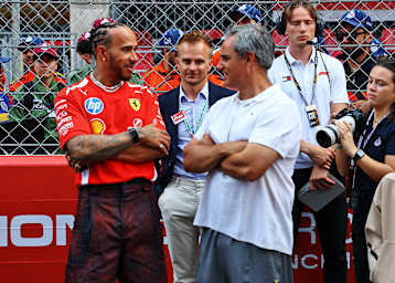 Lewis Hamilton mit Juan Pablo Montoya, hinten Heikki Kovalainen