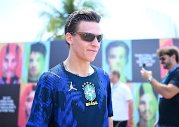 Fabio Quartararo mit einem Brasilien-Trikot