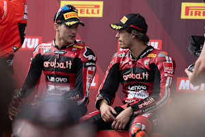 Iker Lecuona mit Teamkollege Nicolo Bulega