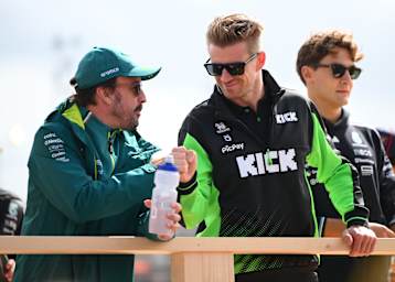 Frech: Nico Hülkenberg schenkte Fernando Alonso einen Gehstock