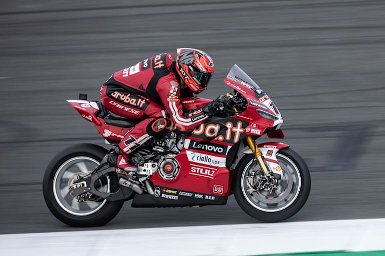 Superbike-WM-Leader Nicolo Bulega