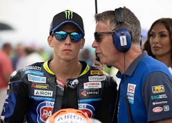 Andrea Locatelli mit Teammanager Paul Denning