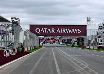 Werbung von Qatar Airways beim Albert Park Circuit von Melbourne