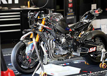 So sah die gestrippte BMW M1000RR zu Beginn der Saison 2024 aus