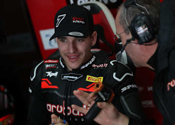 Konnte sein Glück kaum fassen: Iker Lecuona (li.) kam bei Ducati unter