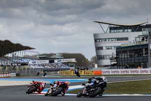 Die Rennen in Assen lassen sich bei ServusTV On genießen