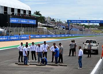 Derartige Bilder werden MotoGP-Eigentümer Liberty Media nicht gefallen