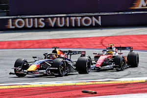 Lewis Hamilton im Duell mit Max Verstappen