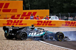 George Russell schied in Spa aus