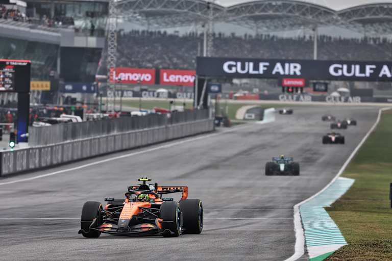 Lando Norris fuhr im Bahrain-GP hinterher – und dann geradeaus in den Kies