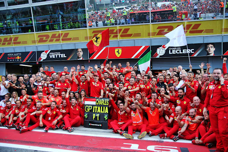 Charles Leclerc nach seinem Monza-Sieg 2019