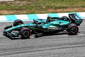 Fernando Alonso im ersten Training in Sepang
