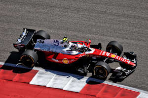 Lewis Hamilton mit seinem Ferrari