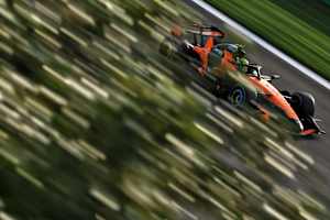 Formel-1-Champion Lando Norris darf den ganzen Tag im MCL40 Gas geben