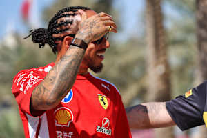 Er lächelt wieder: Lewis Hamilton in Bahrain