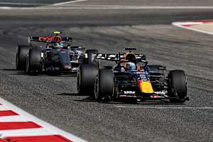 Max Verstappen (Red Bull Racing) vor Gabriel Bortoleto (Audi)