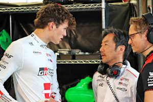 Oliver Bearman und sein Teamchef Ayao Komatsu