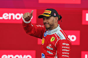 Lewis Hamilton auf dem Podium