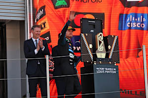 Lando Norris freute sich über den Barcelona-Podestplatz