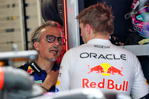 Red Bull Racing-Teamchef Laurent Mekies und Max Verstappen