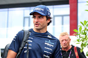 Carlos Sainz findet es unnötig, den Crash mit Oscar Piastri zu besprechen