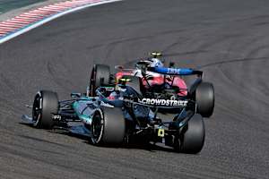 Lewis Hamilton vor Kimi Antonelli