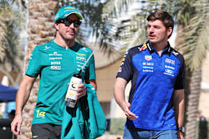 Max Verstappen mit Fernando Alonso