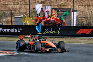 Lando Norris lässt sich als Sieger feiern