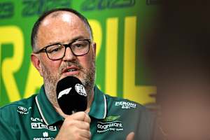 Tom McCullough Ende 2023 für Aston Martin auf der Teamchef-Pressekonferenz