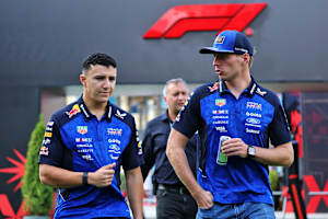 Isack Hadjar und Max Verstappen in Baku