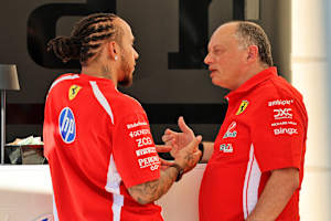 Lewis Hamilton und Ferrari-Teamchef Fred Vasseur